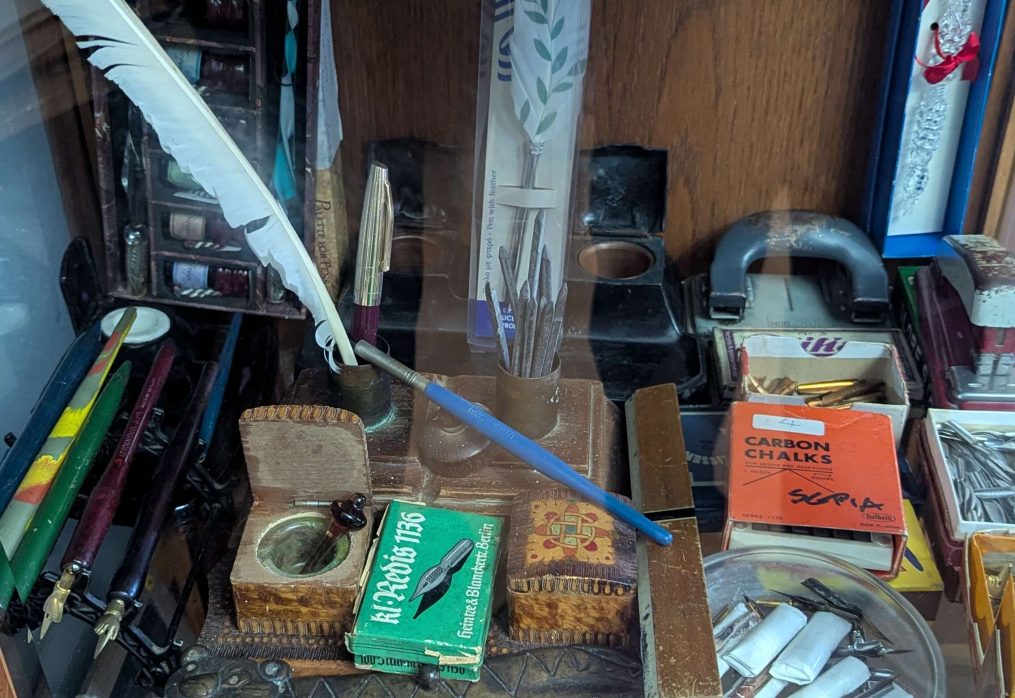 Ξύλινο καλαμάρι με μελανοδοχείο